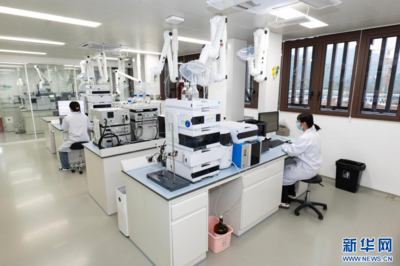 從“三個(gè)轉(zhuǎn)變”看中國化妝品品牌十年高質(zhì)量發(fā)展之路